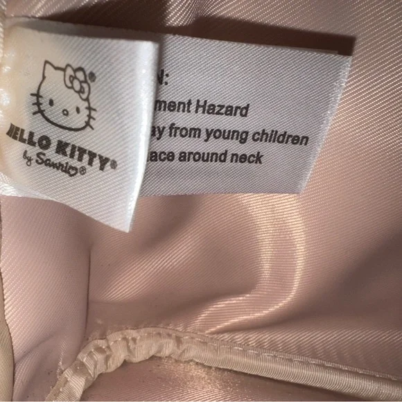 Hello Kitty Large Leopard Print Vinyl Top Handle Purse - Picture 6 of 16